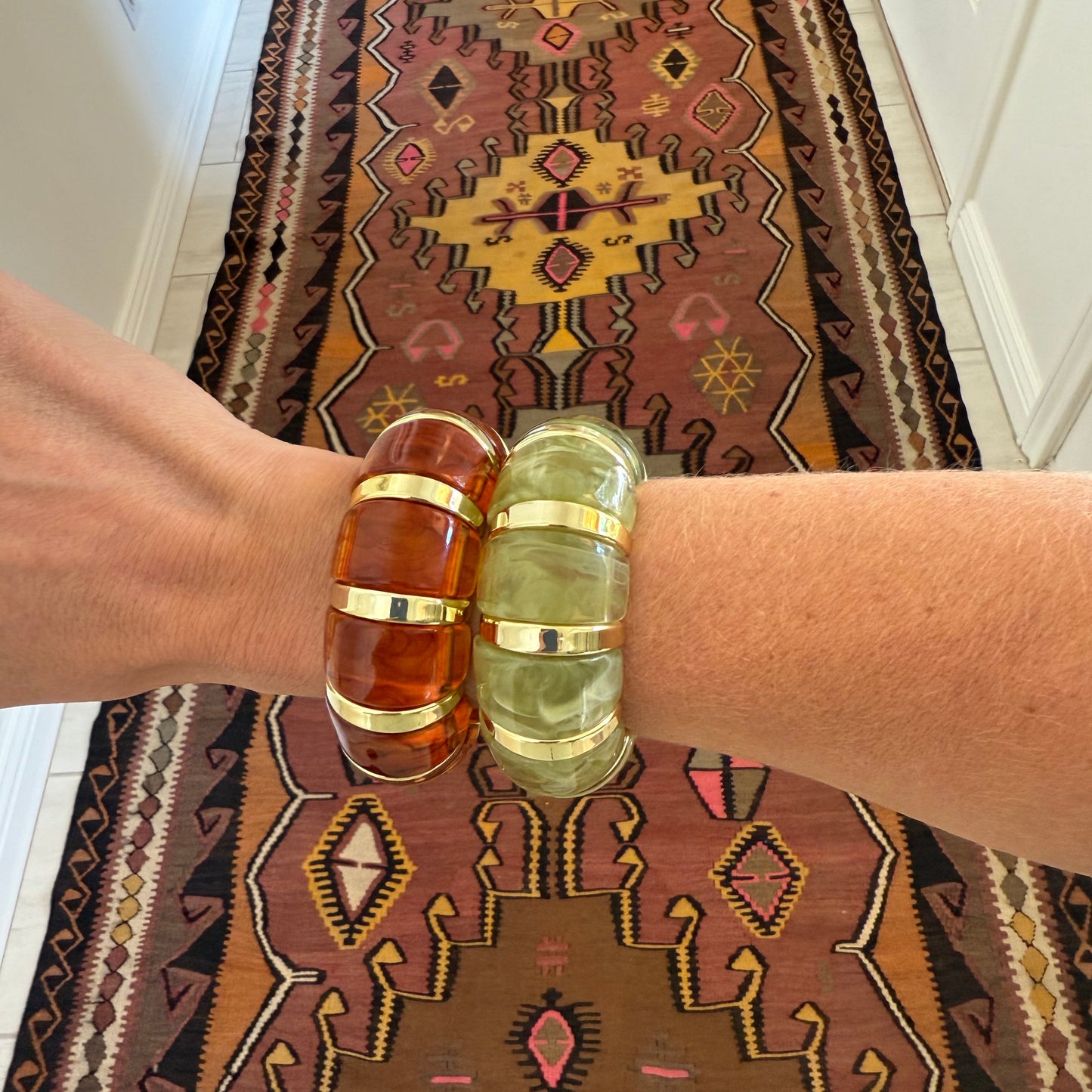 Tortoise Chunky Resin Stretch Bangle Bracelet with Gold Accents