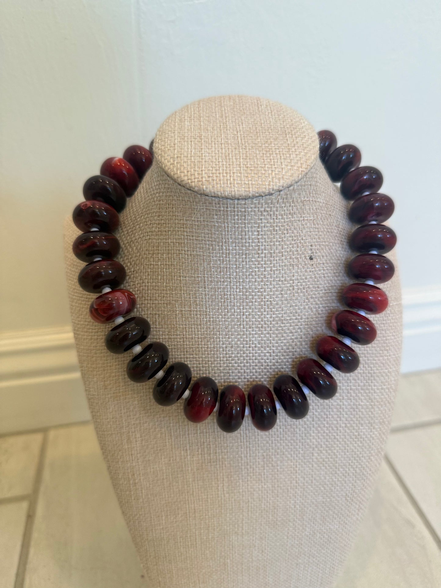 Chunky Maroon Marbled Halo Necklace
