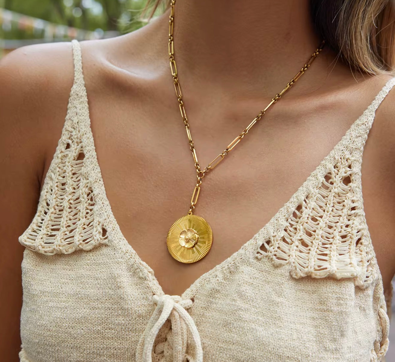 18K Gold Camellia Pendant Chain Necklace