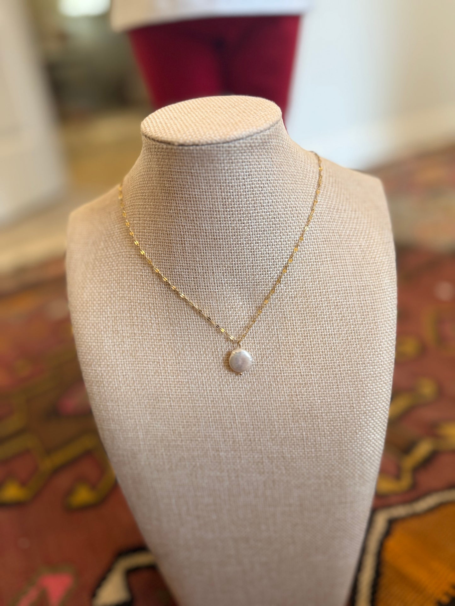 18K Gold & Freshwater Pearl Pendant Necklace on Twisty Chain