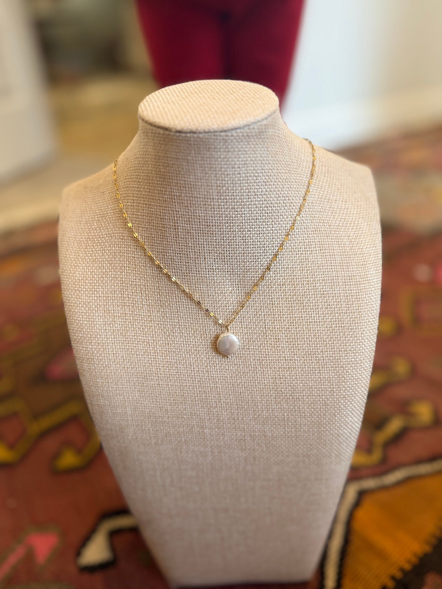18K Gold & Freshwater Pearl Pendant Necklace on Twisty Chain
